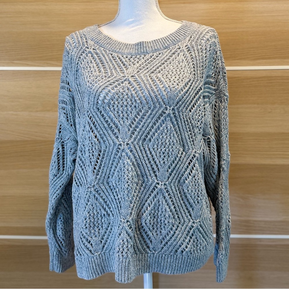 Old Navy Textured Knit Sweater in Light Gray